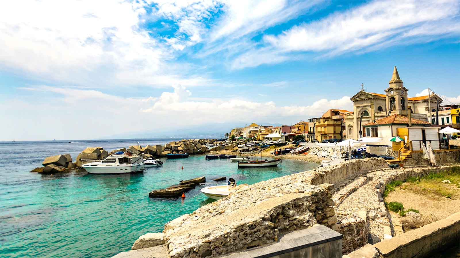 Il borgo di Torre Faro a Messina