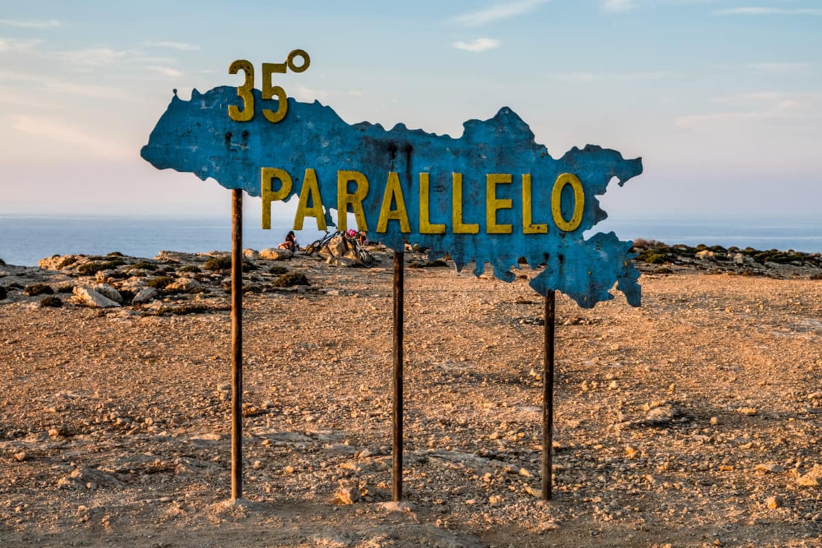 Lampedusa, Il cartello del 35° parallelo