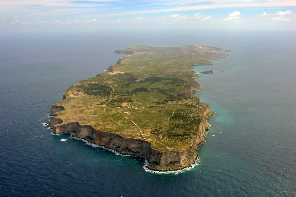 Lampedusa vista dall'aereo in Primavera